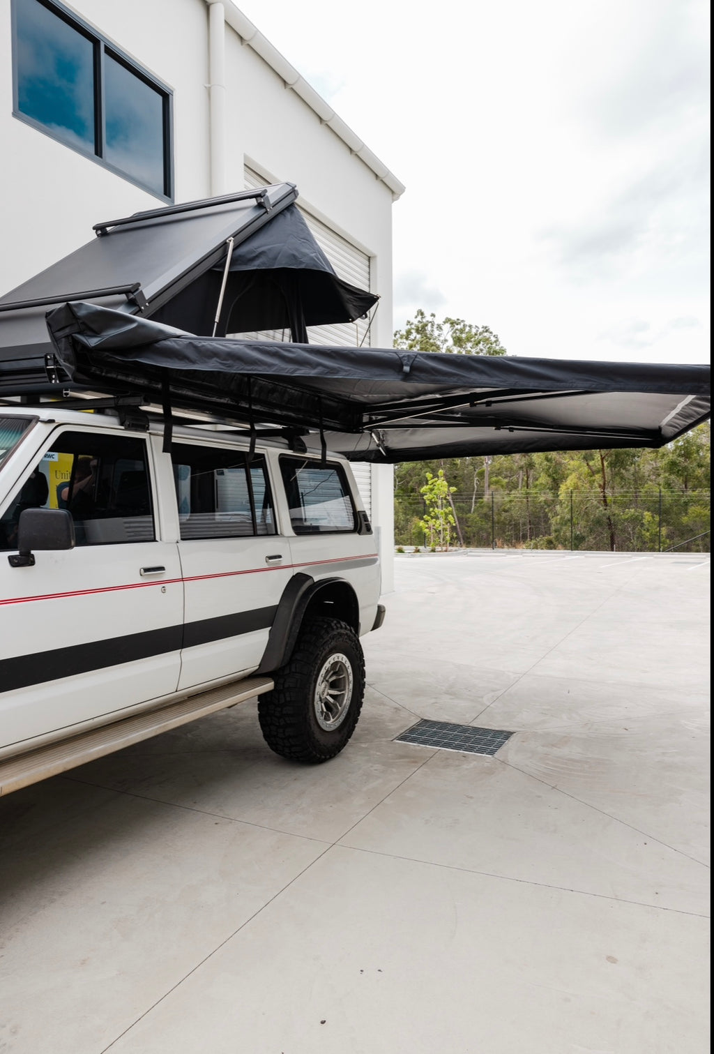 270 Degree Awning Gen 2 Inbuilt Lights & Tent Access Hole