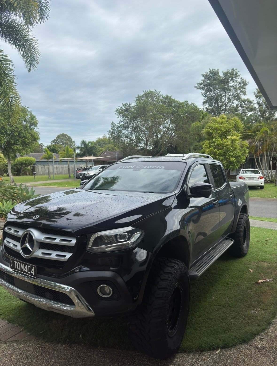 Black Out Fuel Guzzla Window Banner