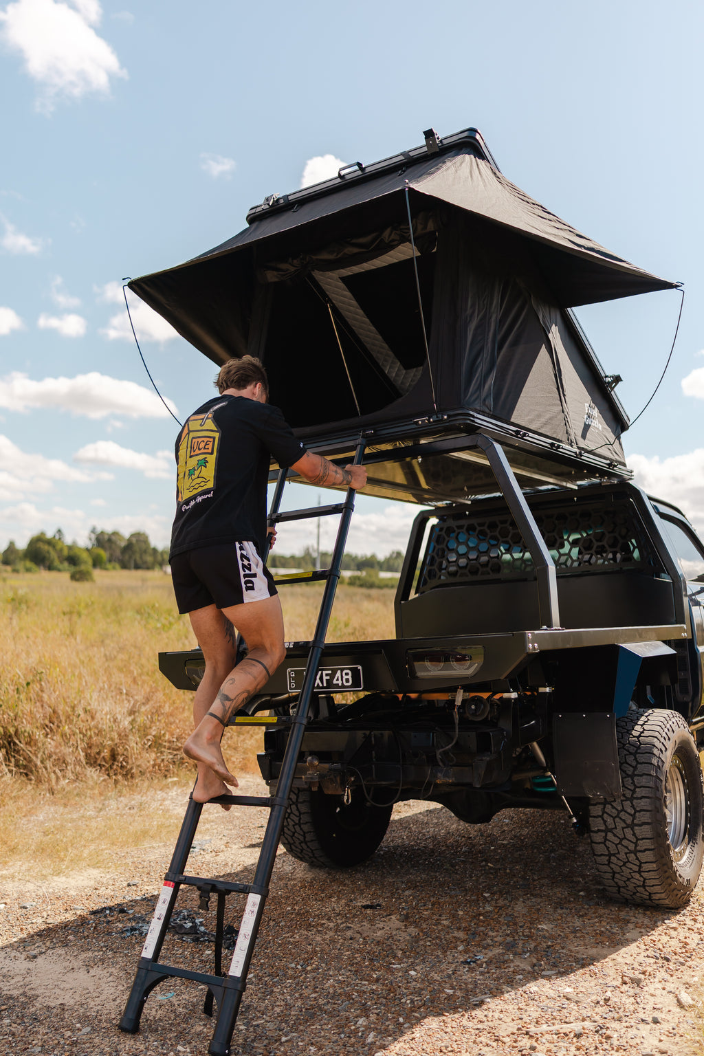 Fuel Guzzla V5 X-HINGE Rooftop Tent & 270 Degree Awning Bundle