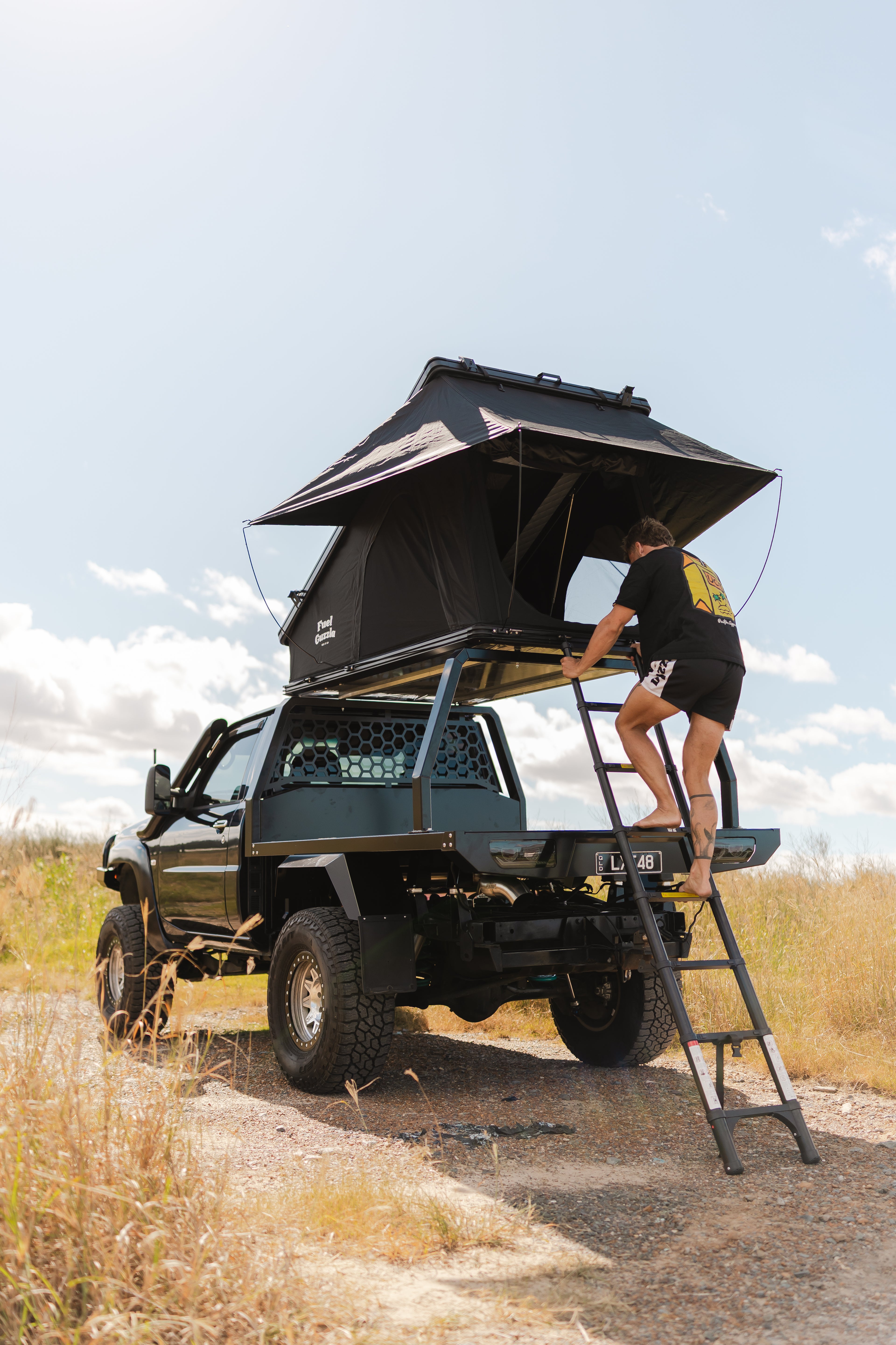 Fuel Guzzla V5 X-HINGE Rooftop Tent & 270 Degree Awning Bundle