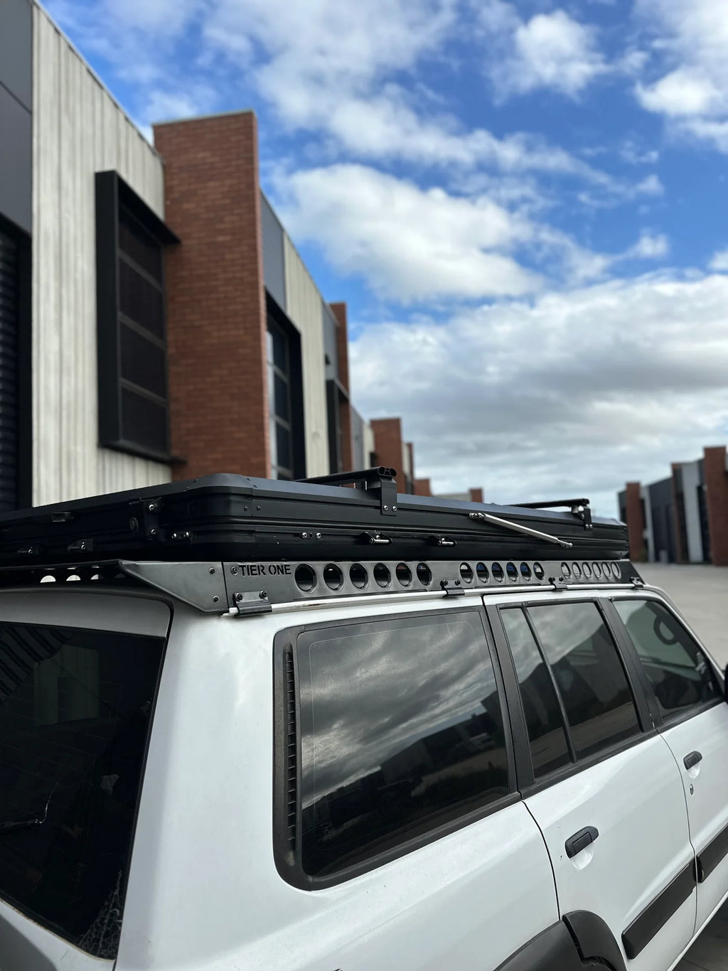 Fuel Guzzla V2 Rooftop Tent, 270 Awning & Roofrack Touring Bundle